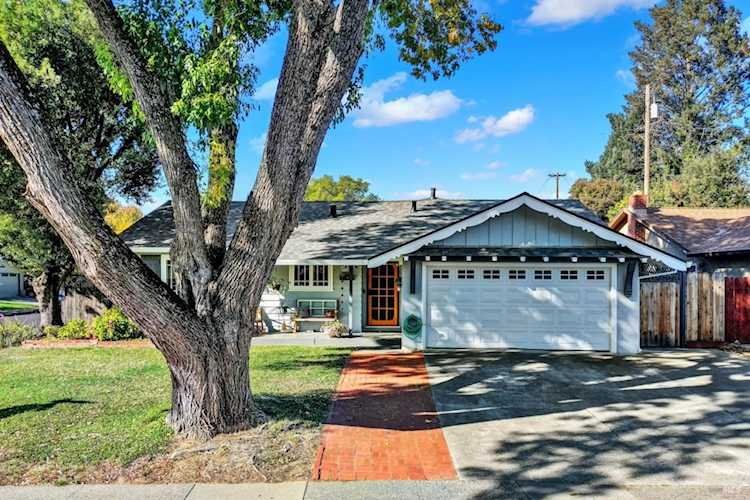 176 Homewood Street Vacaville, CA 95688