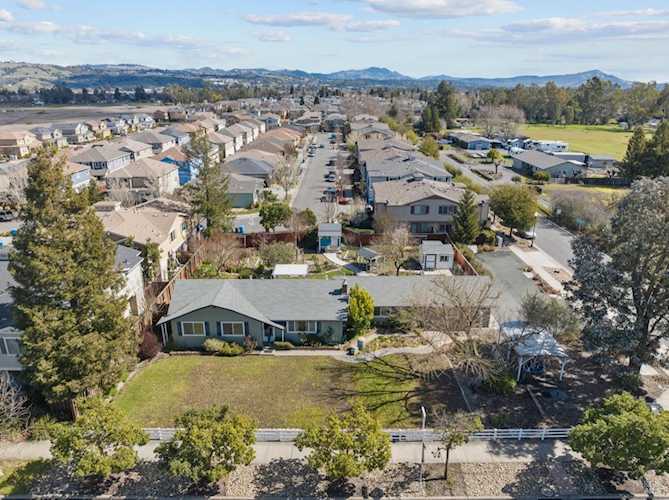 2108 Fulton Road Santa Rosa, CA 95403