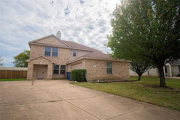 332 Bob White Drive Red Oak, TX 75154