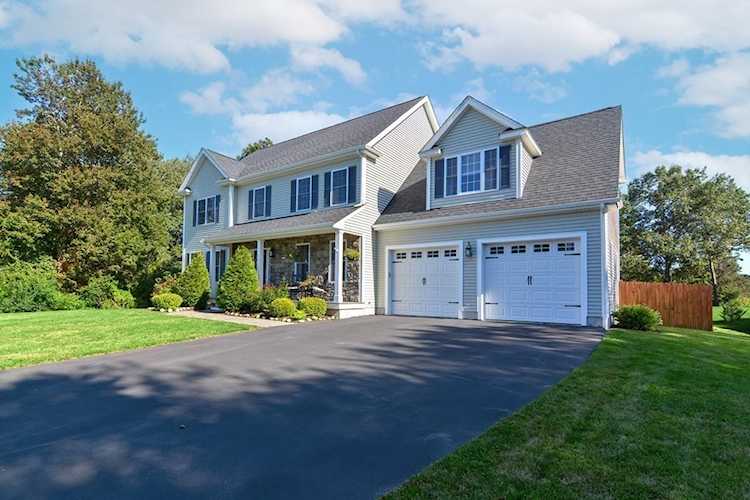 76 Ashden Ct Attleboro, MA 02703