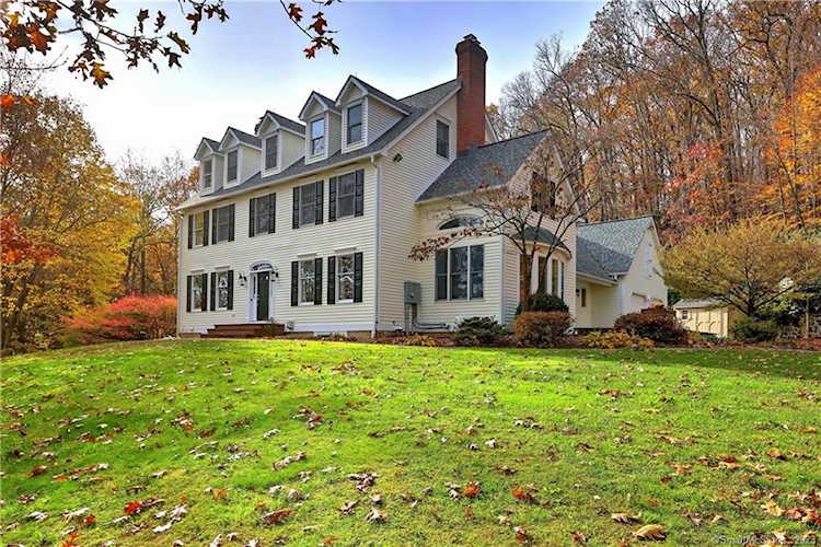 574 Huckins Rd Cheshire, CT 06410