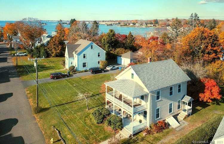 26 Buena Vista Rd Branford, CT 06405