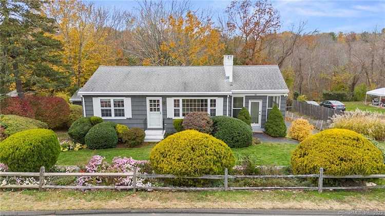 53 Alps Rd Branford, CT 06405