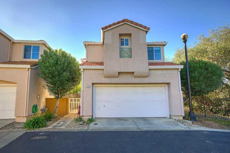 233 Spring Oak Court Folsom, CA 95630