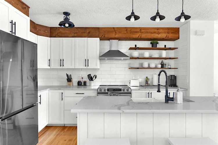 2410 Kensington Rd NW #2 Calgary, AB T2N 3S1