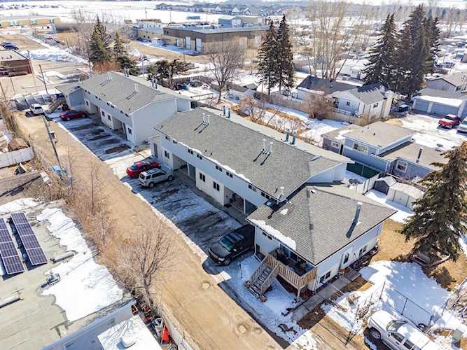 1427 18 St Didsbury, AB T0M 0W0