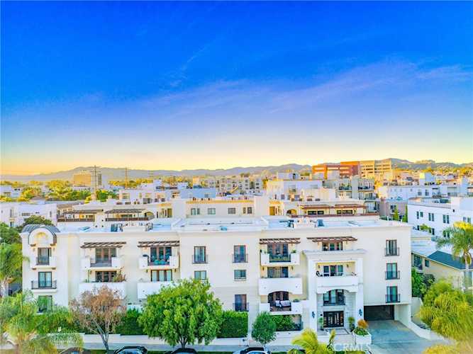 11863 Darlington Ave #208 Los Angeles, CA 90049