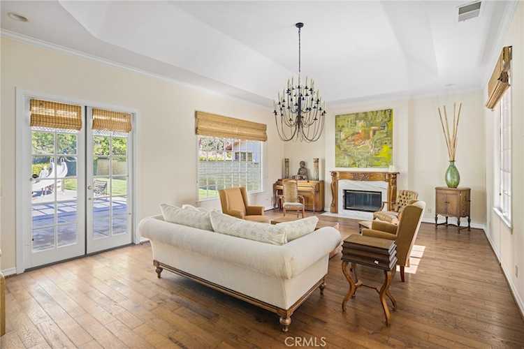 29411 Deerview Ct Agoura Hills, CA 91301