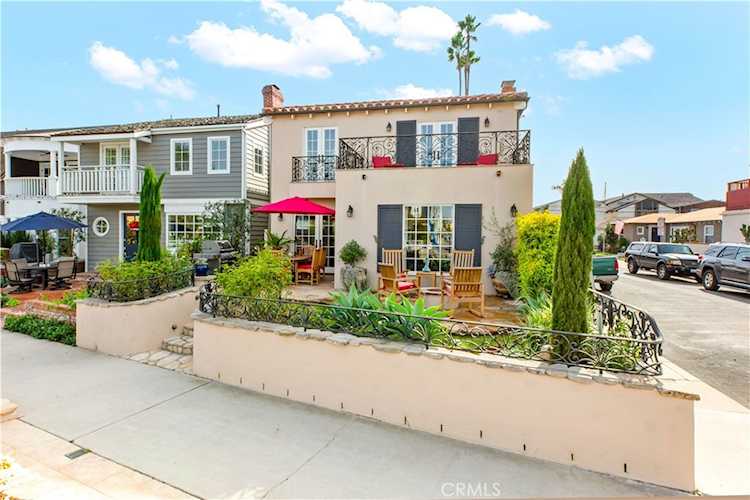 5634 Naples Canal Long Beach, CA 90803