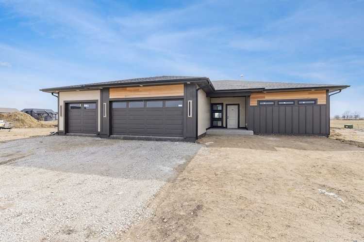 1100 NW Lakeview Circle Bondurant, IA 50035