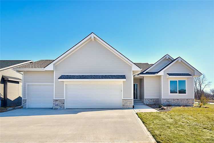 7001 Blair Loop in Johnston, IA Photo 1