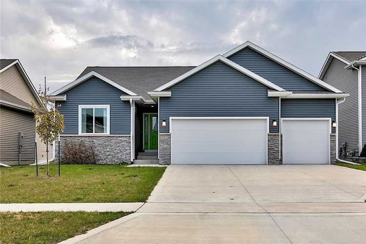1312 NW Bunker Hill Dr Waukee, IA 50263