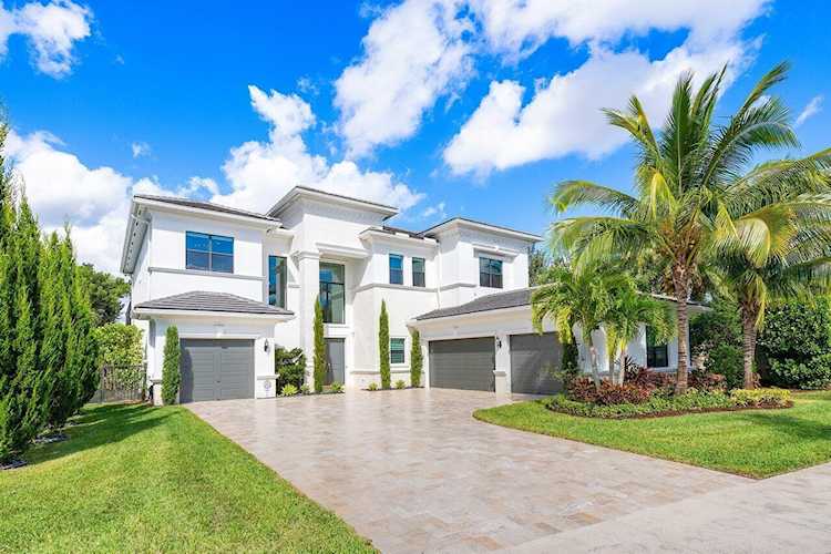 9711 Rennes Lane Delray Beach, FL 33446