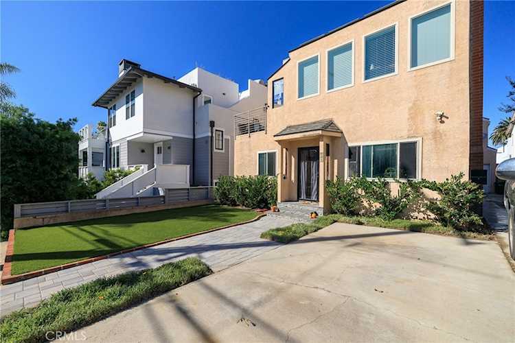 921 5th St Hermosa Beach, CA 90254
