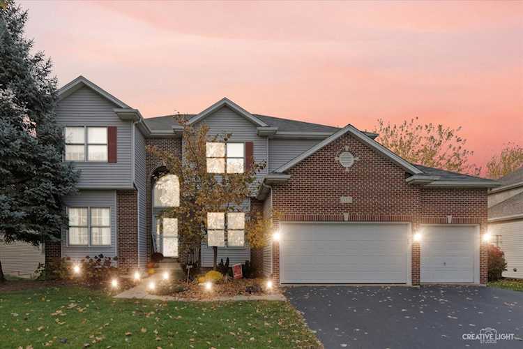 515 Danbury Dr Oswego, IL 60543