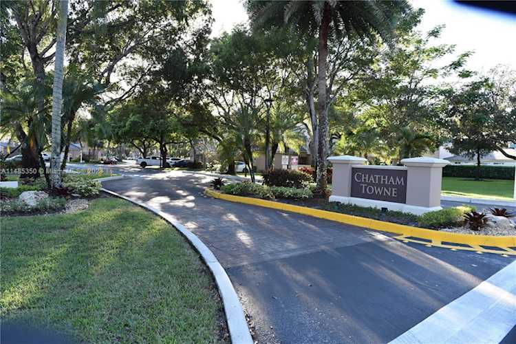 9854 NW 1st Ct #9854 Plantation, FL 33324