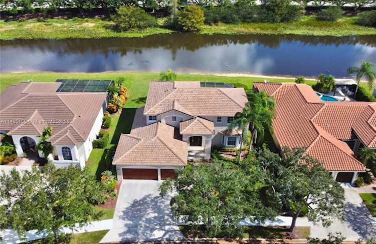 217 Landings Blvd Weston, FL 33327