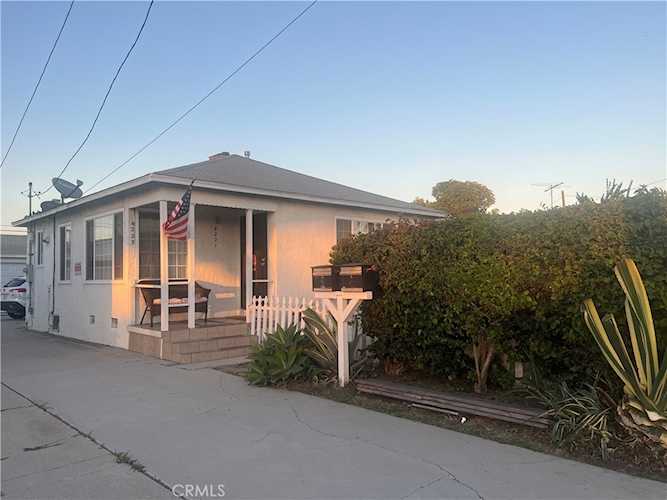 4221 4223 W 137th St Hawthorne, CA 90250