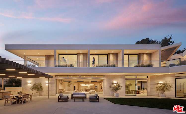 1741 Correa Way Los Angeles, CA 90049