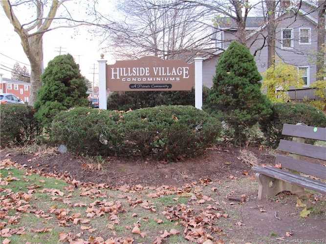 8 Towne House Rd #8 Hamden, CT 06514