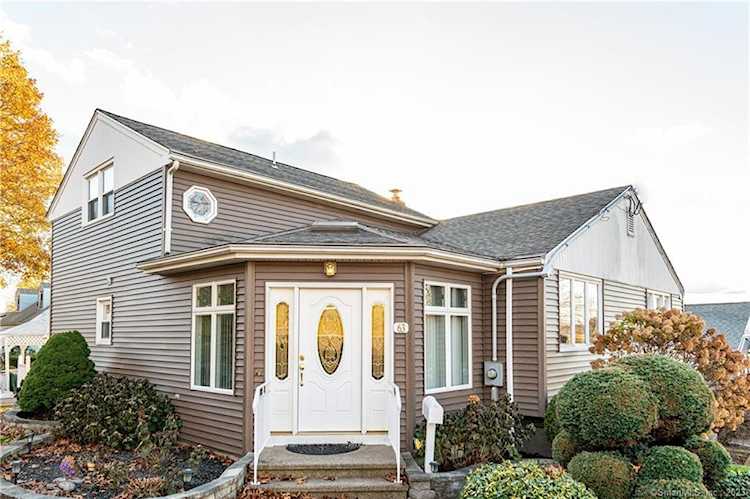 63 North St Wallingford, CT 06492