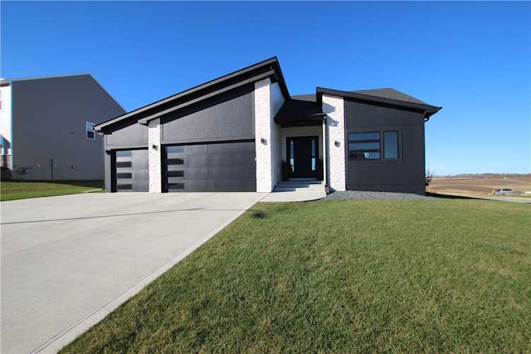 3870 Fieldstone Dr Waukee, IA 50263