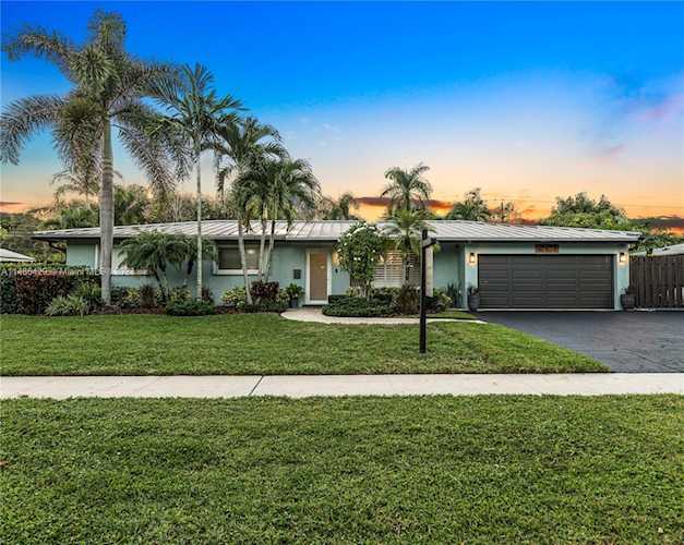 221 SW 52nd Ter Plantation, FL 33317