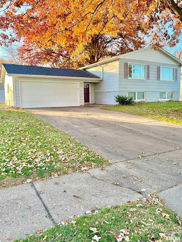 4624 Main St Davenport, IA 52806