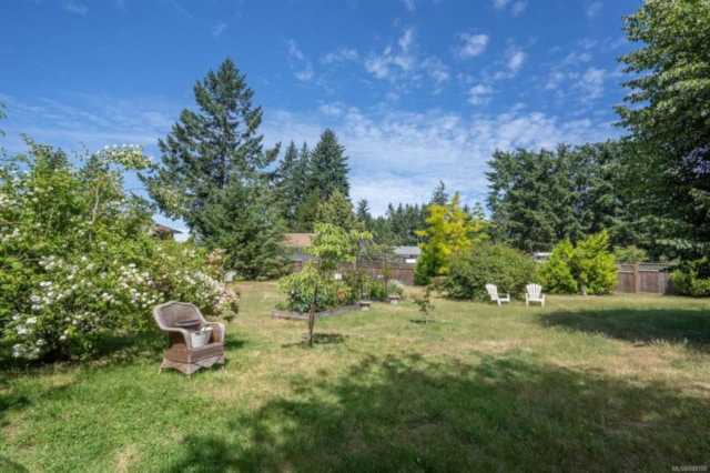 6084 Metral Dr Nanaimo, BC V9T 2L6