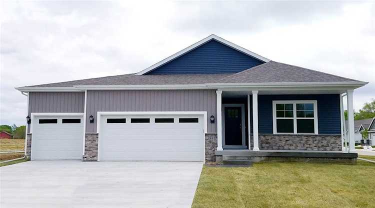 404 SW 41st St Altoona, IA 50009