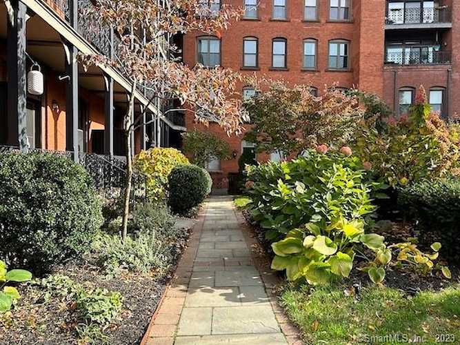 1 Linden Place #306 Hartford, CT 06106