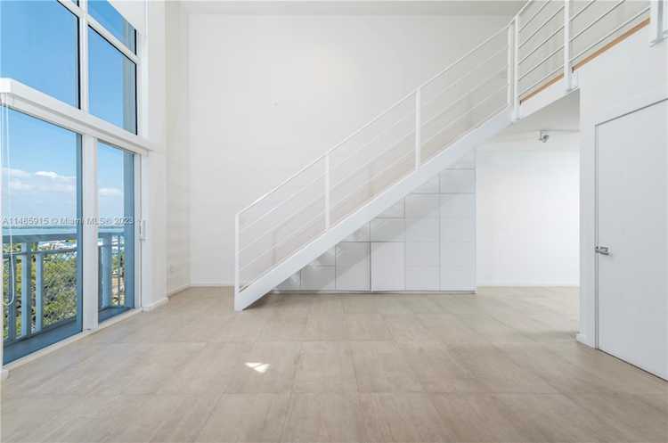 1701 Sunset Harbor Dr #L702 Miami Beach, FL 33139