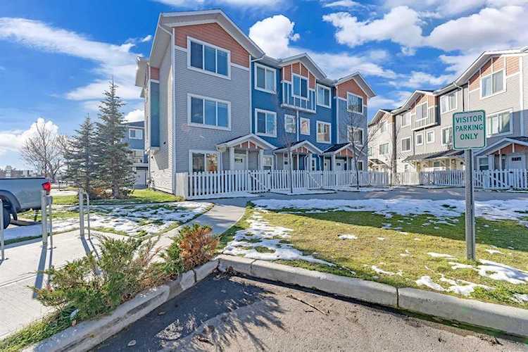 51 Stonehouse Crescent NW High River, AB T1V 1G1