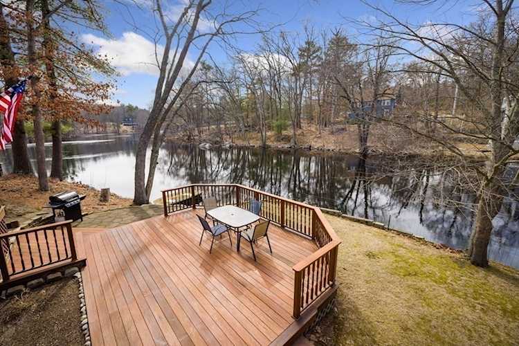 1 Mill Ter Middleton, MA 01949