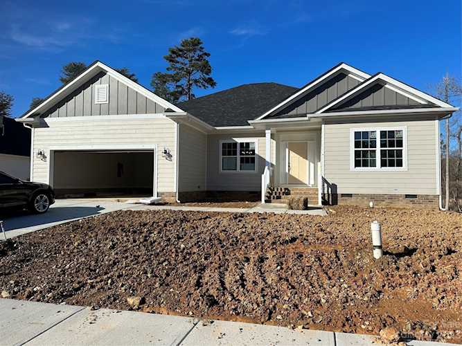 7725 Village Parkway Locust, NC 28097