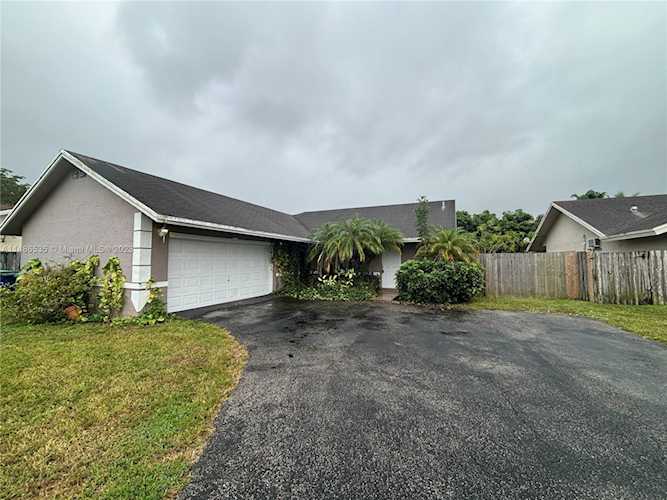 10380 SW 49th Pl Cooper City, FL 33328
