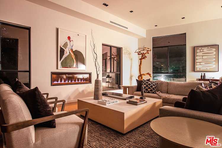 2163 Outpost Dr Los Angeles, CA 90068
