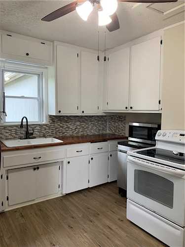 2004 S 5th St Leavenworth, KS 66048