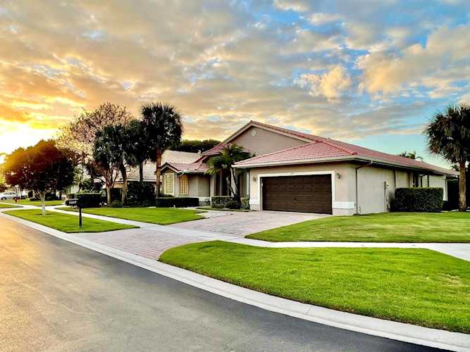 7257 Amber Falls Lane Lane Boynton Beach, FL 33437