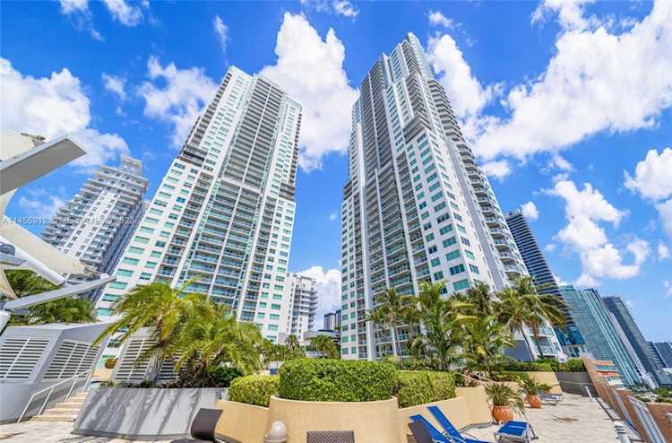253 NE 2nd St #1704 Miami, FL 41 33132 | Skyrise Lab Photo 1