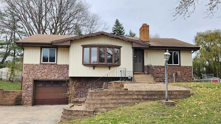 5221 Buchanan Street NE Fridley, MN 55421