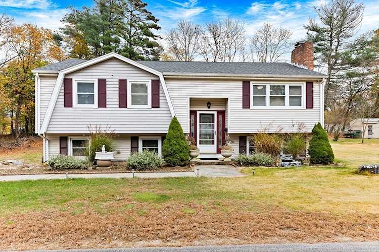 12 Nason St Bellingham, MA 02019