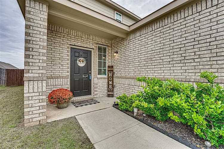 1308 Kinglet Drive Ennis, TX 75119