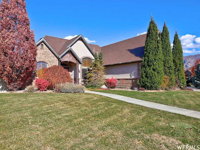 5808 W Woodshire Ln N Highland, UT 84003