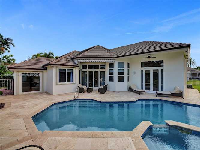 402 Mallard Ln Weston, FL 33327