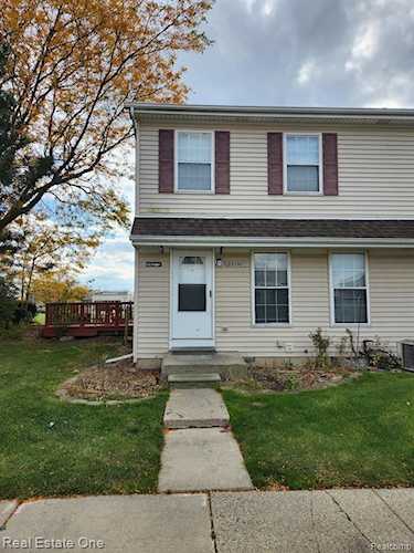 28298 Raleigh Crescent Dr Chesterfield, MI 48051