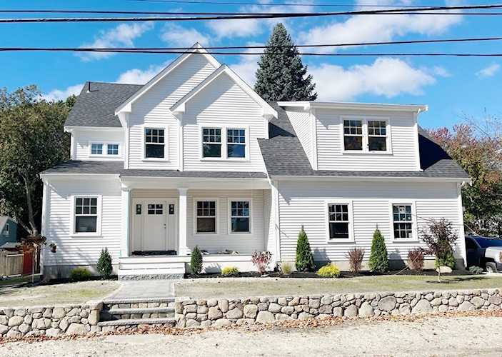 18 Libby Ave Reading, MA 01867