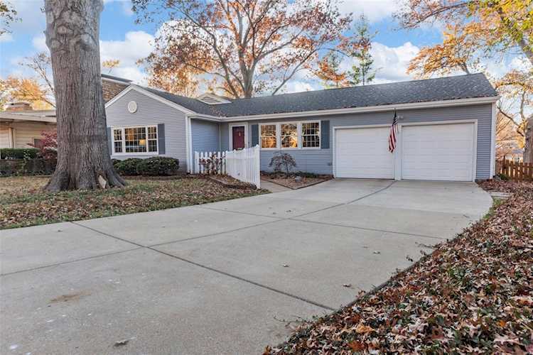 401 Saddlespur Rd Webster Groves, MO 63119