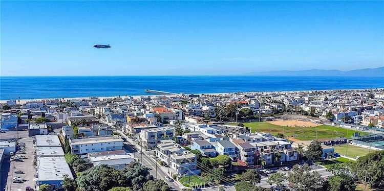 656 7th St Hermosa Beach, CA 90254