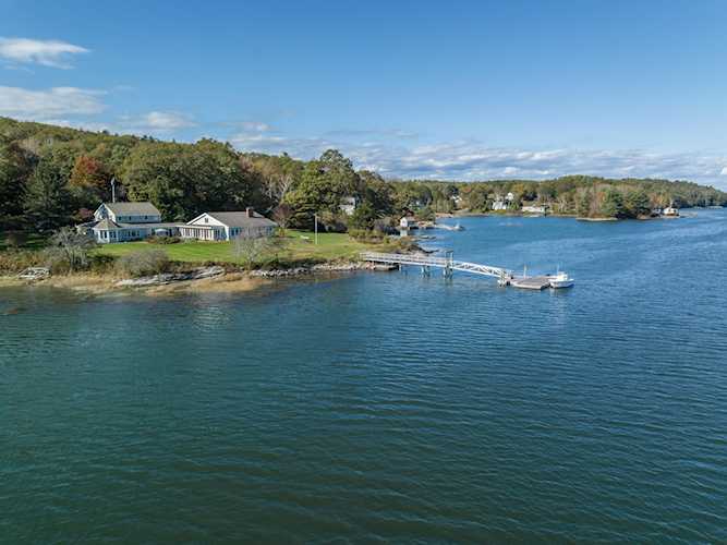 306 East Side Rd Boothbay, ME 04571